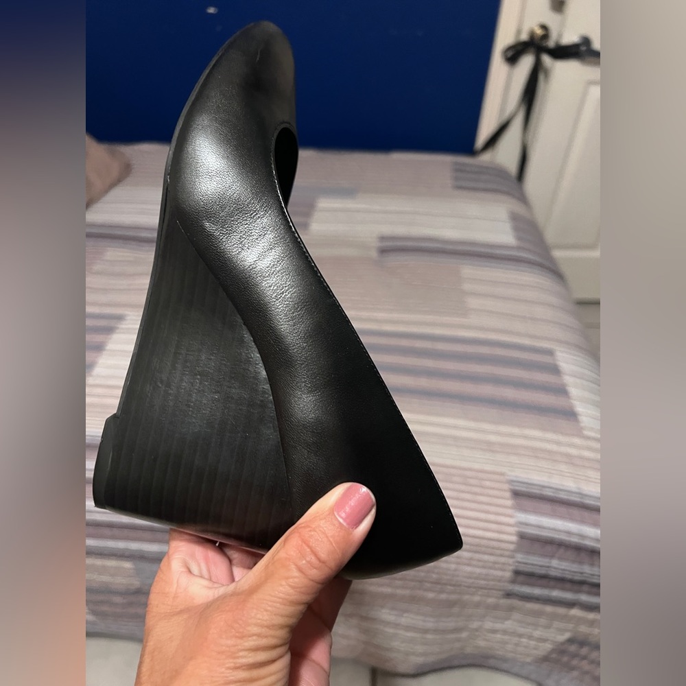 Black Pump - image 7